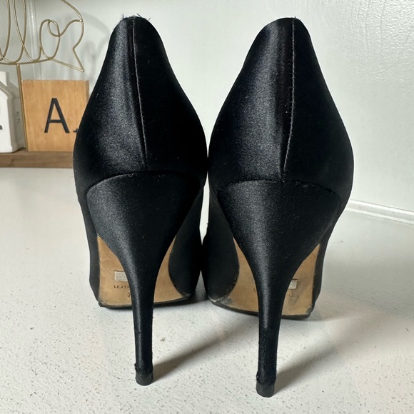 Badgley Mischka Black Satin Peep Toe Heels 7.5M Crystal Embellished Formal Pumps - Picture 6 of 9